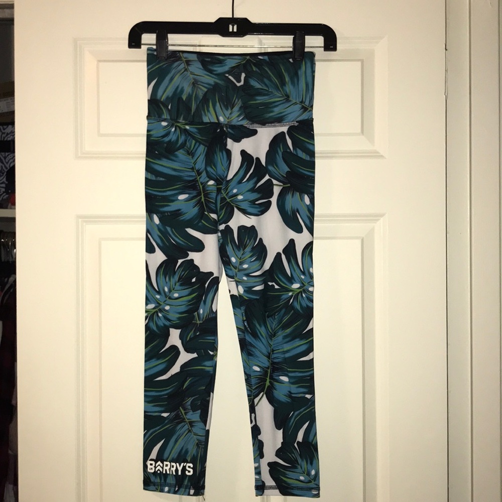 Barry’s Bootcamp high-waist capri leggings